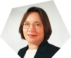 Kerstin Pröbster, Schulleitung der bfz Berufsfachschule für Pflege und stellvertretende Schulleitung der Altenpflegehilfe in Neumarkt